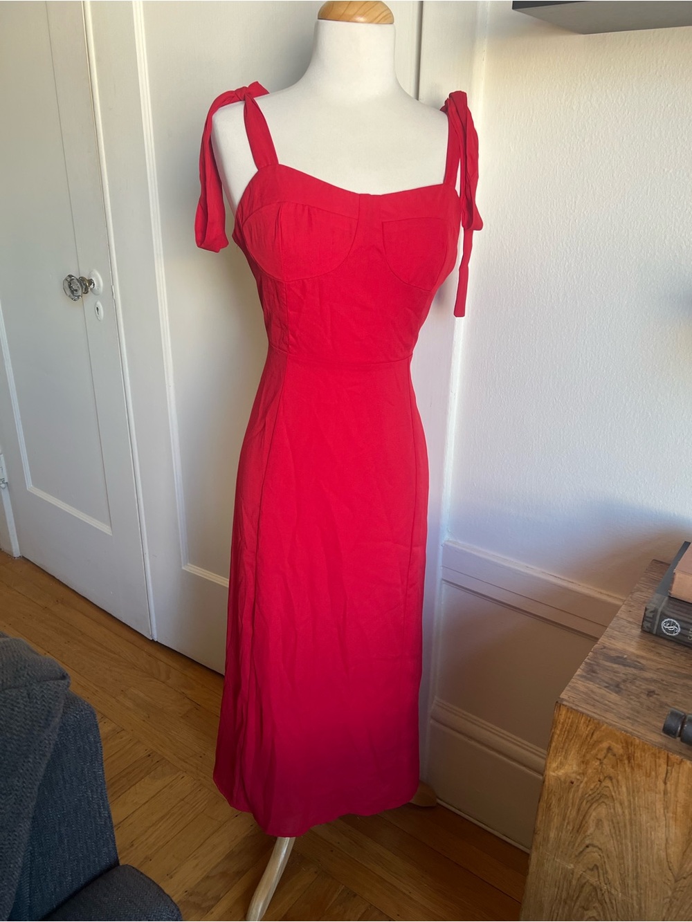 RIHOAS Bright Red Tie-Shoulder Sweetheart Midi Dress
